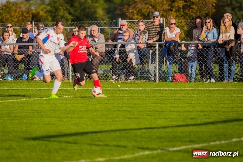 Zdjęcie w galerii na portalu naszraciborz.pl: Gminne derby dla Borucina. Kibice obejrzeli aż osiem bramek wiadomości z regionu
