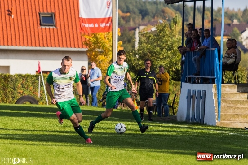 Zdjęcie w galerii na portalu naszraciborz.pl: Gorzyce lepsze od Płomienia. Czarni liderem raciborskiej A klasy wiadomości z regionu