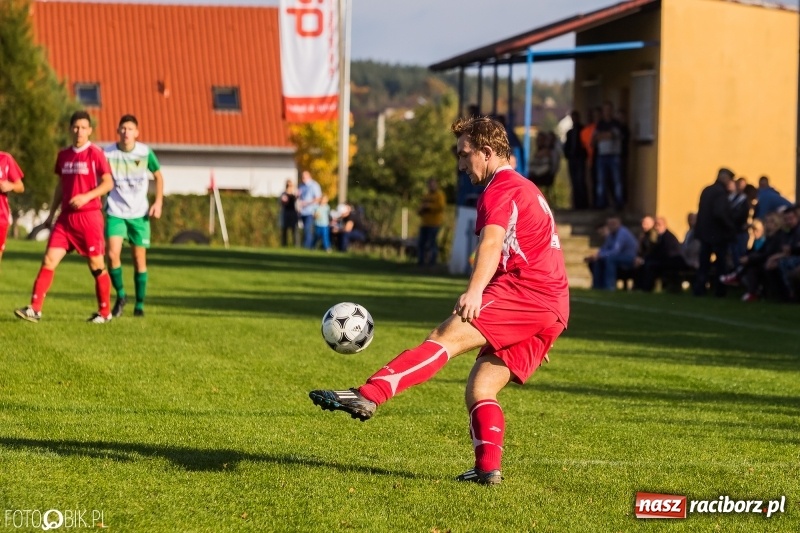 Zdjęcie w galerii na portalu naszraciborz.pl: Gorzyce lepsze od Płomienia. Czarni liderem raciborskiej A klasy wiadomości z regionu