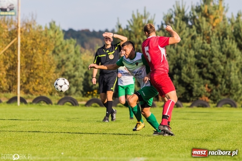 Zdjęcie w galerii na portalu naszraciborz.pl: Gorzyce lepsze od Płomienia. Czarni liderem raciborskiej A klasy wiadomości z regionu