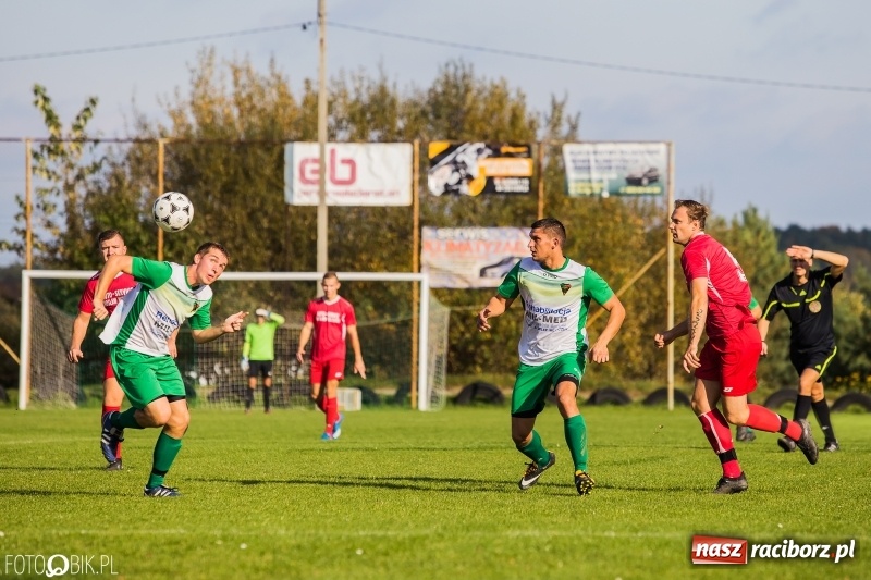 Zdjęcie w galerii na portalu naszraciborz.pl: Gorzyce lepsze od Płomienia. Czarni liderem raciborskiej A klasy wiadomości z regionu