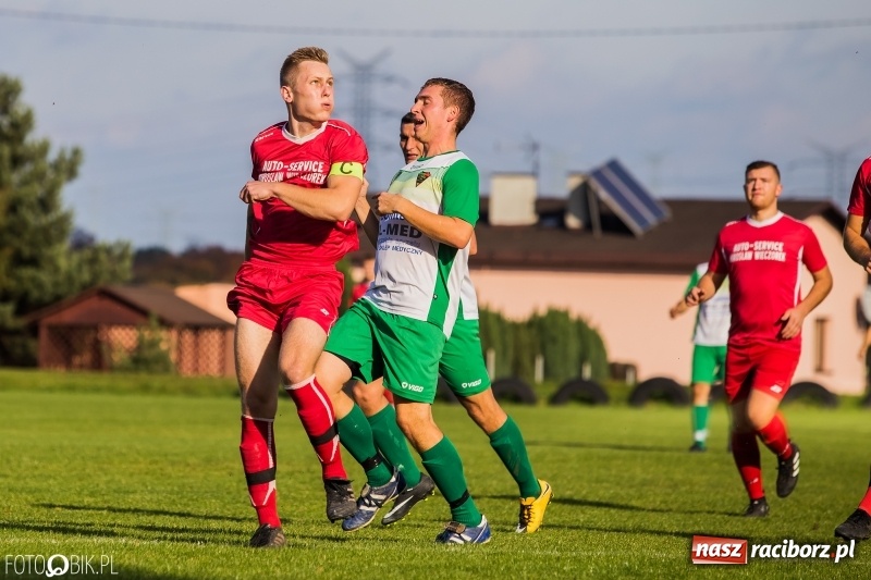 Zdjęcie w galerii na portalu naszraciborz.pl: Gorzyce lepsze od Płomienia. Czarni liderem raciborskiej A klasy wiadomości z regionu