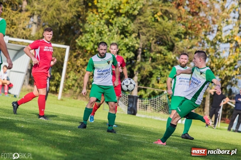 Zdjęcie w galerii na portalu naszraciborz.pl: Gorzyce lepsze od Płomienia. Czarni liderem raciborskiej A klasy wiadomości z regionu