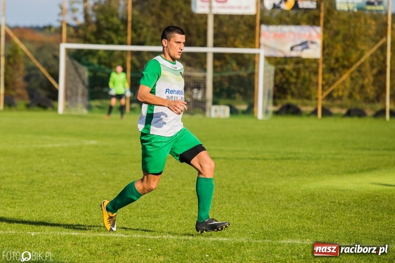 Zdjęcie w galerii na portalu naszraciborz.pl: Gorzyce lepsze od Płomienia. Czarni liderem raciborskiej A klasy wiadomości z regionu