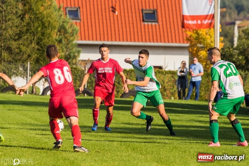 Zdjęcie w galerii na portalu naszraciborz.pl: Gorzyce lepsze od Płomienia. Czarni liderem raciborskiej A klasy wiadomości z regionu