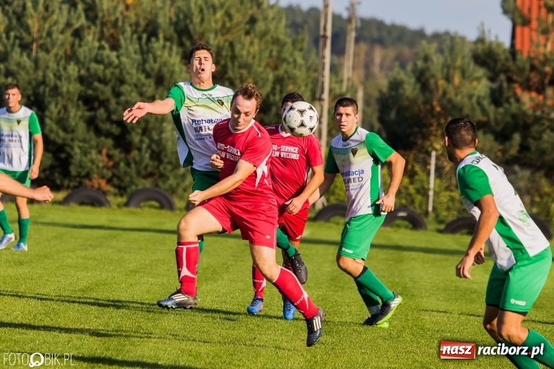 Zdjęcie w galerii na portalu naszraciborz.pl: Gorzyce lepsze od Płomienia. Czarni liderem raciborskiej A klasy wiadomości z regionu