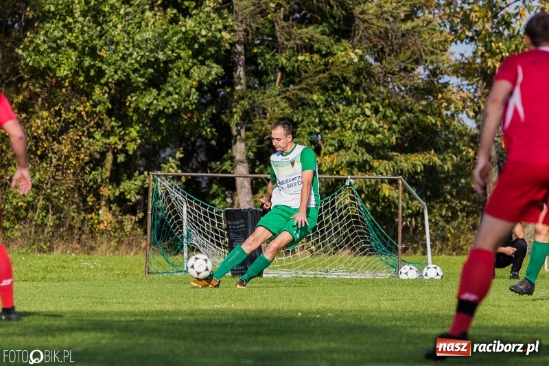Zdjęcie w galerii na portalu naszraciborz.pl: Gorzyce lepsze od Płomienia. Czarni liderem raciborskiej A klasy wiadomości z regionu