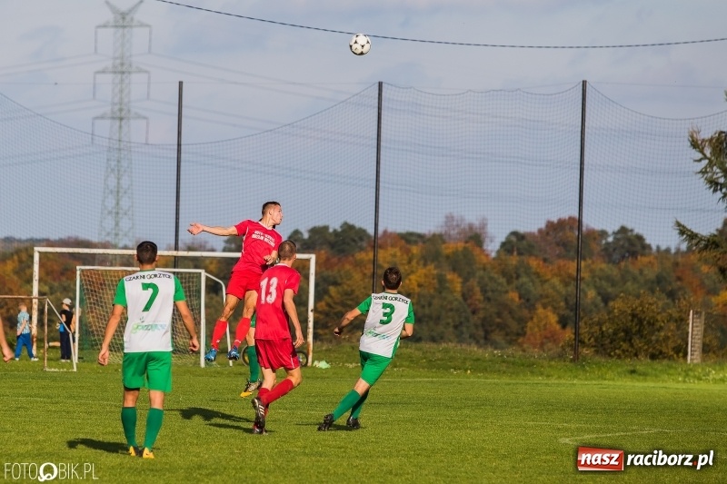 Zdjęcie w galerii na portalu naszraciborz.pl: Gorzyce lepsze od Płomienia. Czarni liderem raciborskiej A klasy wiadomości z regionu