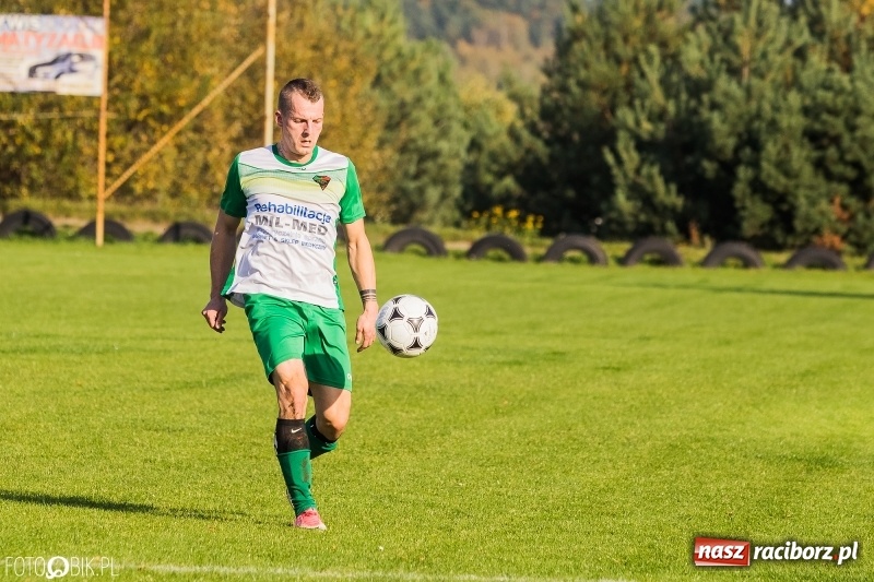 Zdjęcie w galerii na portalu naszraciborz.pl: Gorzyce lepsze od Płomienia. Czarni liderem raciborskiej A klasy wiadomości z regionu