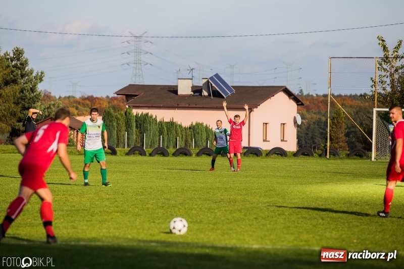 Zdjęcie w galerii na portalu naszraciborz.pl: Gorzyce lepsze od Płomienia. Czarni liderem raciborskiej A klasy wiadomości z regionu