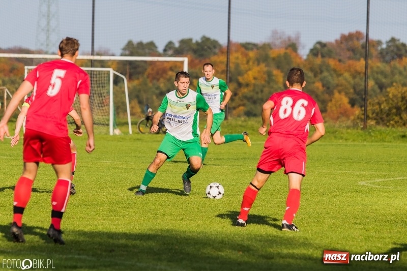Zdjęcie w galerii na portalu naszraciborz.pl: Gorzyce lepsze od Płomienia. Czarni liderem raciborskiej A klasy wiadomości z regionu
