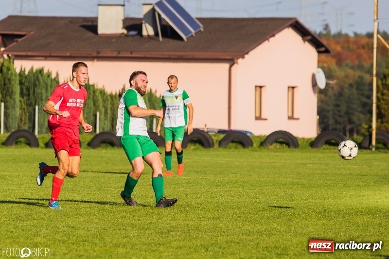 Zdjęcie w galerii na portalu naszraciborz.pl: Gorzyce lepsze od Płomienia. Czarni liderem raciborskiej A klasy wiadomości z regionu