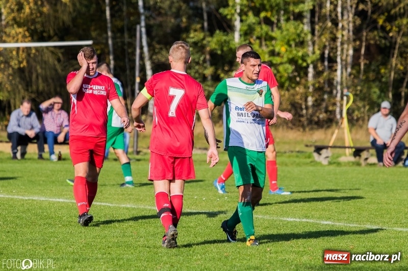 Zdjęcie w galerii na portalu naszraciborz.pl: Gorzyce lepsze od Płomienia. Czarni liderem raciborskiej A klasy wiadomości z regionu