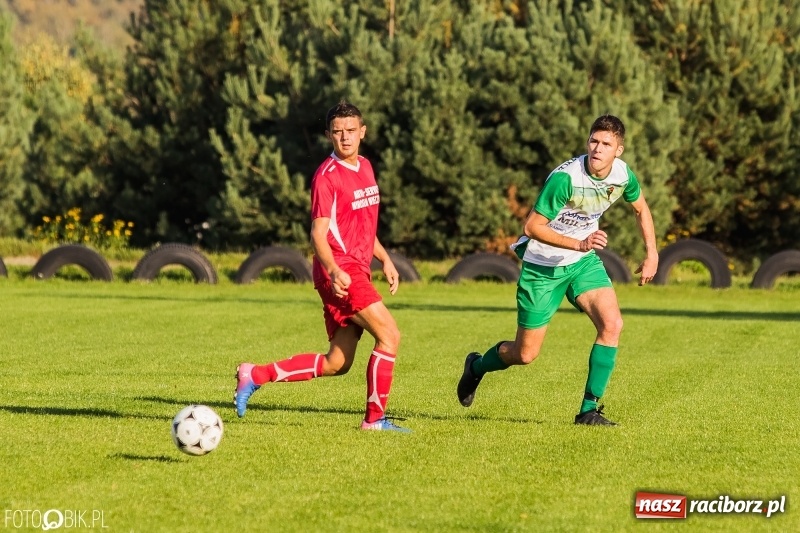 Zdjęcie w galerii na portalu naszraciborz.pl: Gorzyce lepsze od Płomienia. Czarni liderem raciborskiej A klasy wiadomości z regionu