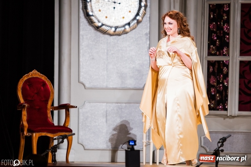 Zdjęcie w galerii na portalu naszraciborz.pl: Zemsta Nietoperza na deskach sceny Raciborskiego Centrum Kultury wiadomości z regionu