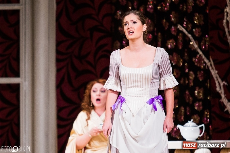 Zdjęcie w galerii na portalu naszraciborz.pl: Zemsta Nietoperza na deskach sceny Raciborskiego Centrum Kultury wiadomości z regionu