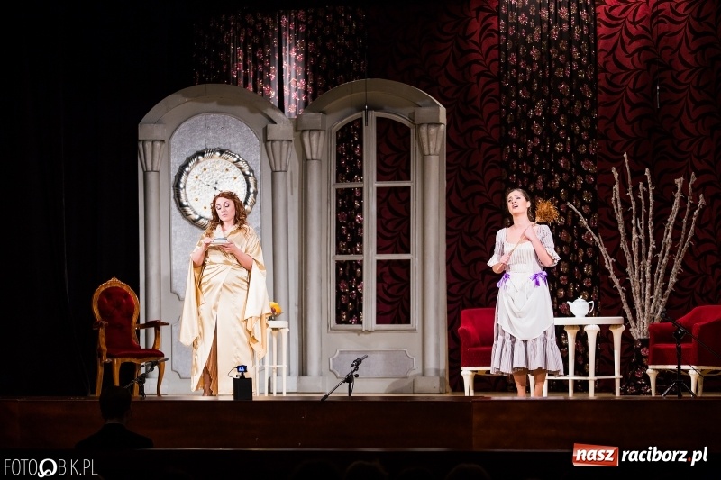 Zdjęcie w galerii na portalu naszraciborz.pl: Zemsta Nietoperza na deskach sceny Raciborskiego Centrum Kultury wiadomości z regionu