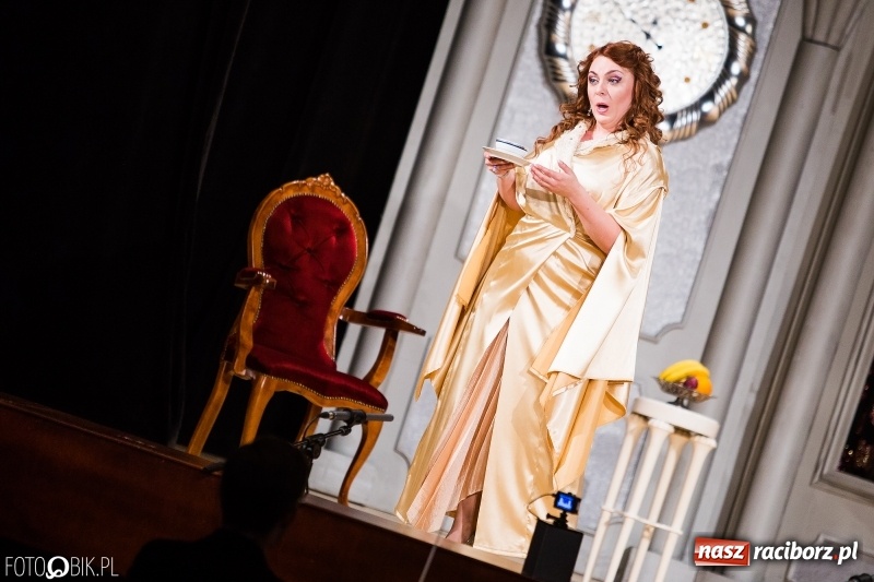 Zdjęcie w galerii na portalu naszraciborz.pl: Zemsta Nietoperza na deskach sceny Raciborskiego Centrum Kultury wiadomości z regionu