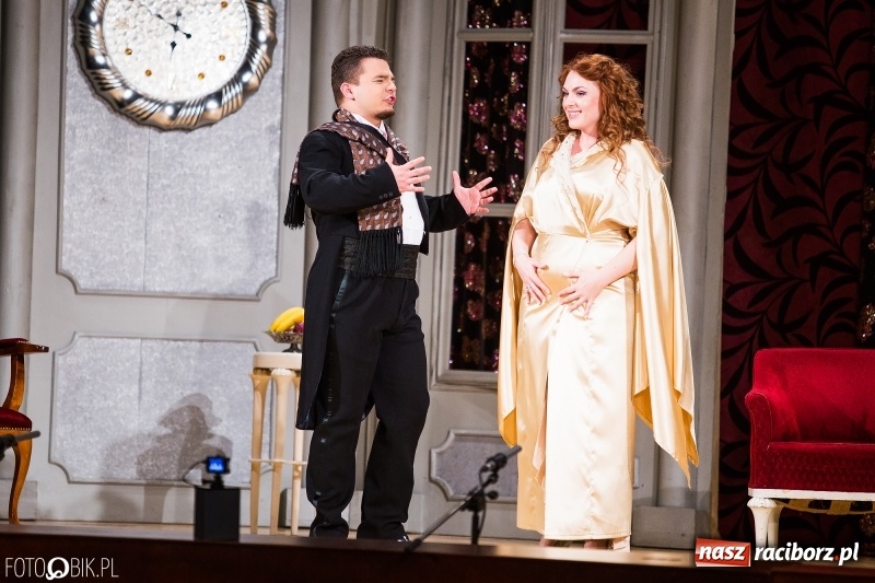 Zdjęcie w galerii na portalu naszraciborz.pl: Zemsta Nietoperza na deskach sceny Raciborskiego Centrum Kultury wiadomości z regionu