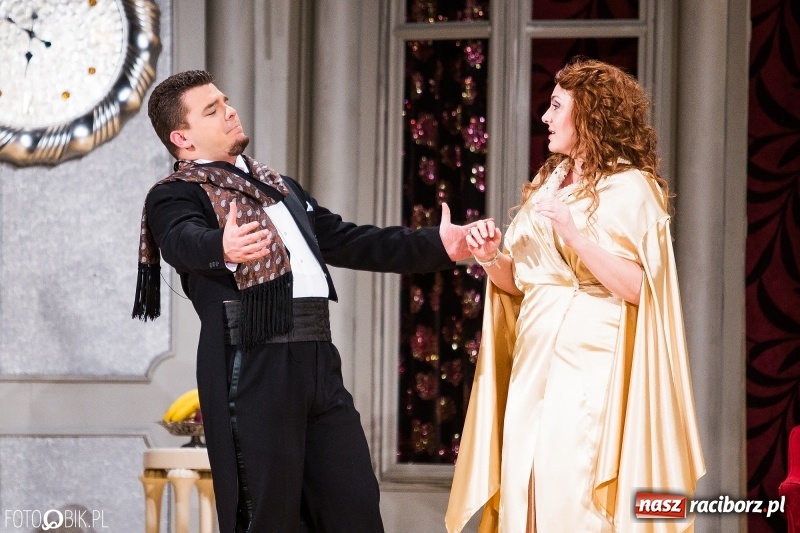 Zdjęcie w galerii na portalu naszraciborz.pl: Zemsta Nietoperza na deskach sceny Raciborskiego Centrum Kultury wiadomości z regionu