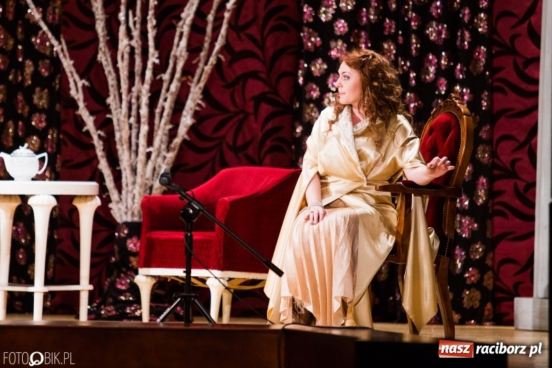 Zdjęcie w galerii na portalu naszraciborz.pl: Zemsta Nietoperza na deskach sceny Raciborskiego Centrum Kultury wiadomości z regionu