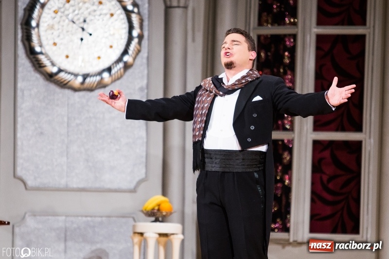 Zdjęcie w galerii na portalu naszraciborz.pl: Zemsta Nietoperza na deskach sceny Raciborskiego Centrum Kultury wiadomości z regionu