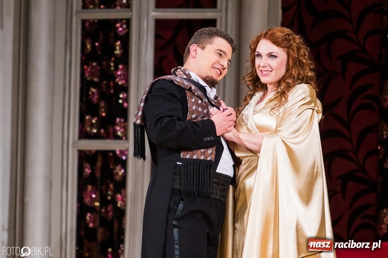 Zdjęcie w galerii na portalu naszraciborz.pl: Zemsta Nietoperza na deskach sceny Raciborskiego Centrum Kultury wiadomości z regionu