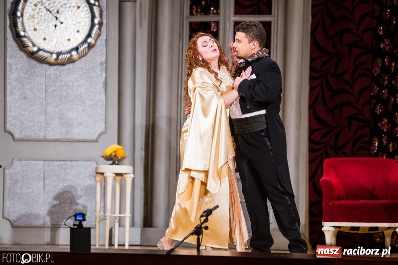 Zdjęcie w galerii na portalu naszraciborz.pl: Zemsta Nietoperza na deskach sceny Raciborskiego Centrum Kultury wiadomości z regionu