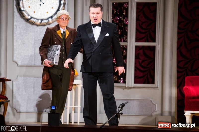 Zdjęcie w galerii na portalu naszraciborz.pl: Zemsta Nietoperza na deskach sceny Raciborskiego Centrum Kultury wiadomości z regionu