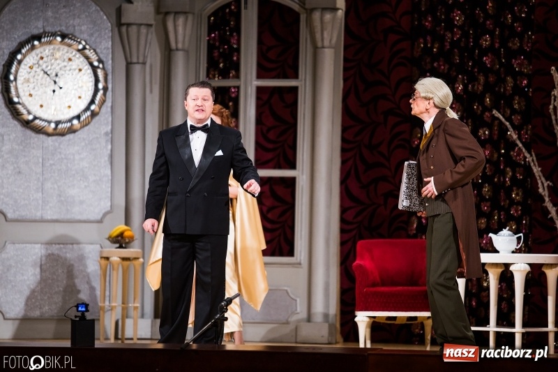 Zdjęcie w galerii na portalu naszraciborz.pl: Zemsta Nietoperza na deskach sceny Raciborskiego Centrum Kultury wiadomości z regionu