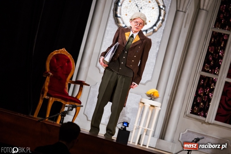 Zdjęcie w galerii na portalu naszraciborz.pl: Zemsta Nietoperza na deskach sceny Raciborskiego Centrum Kultury wiadomości z regionu