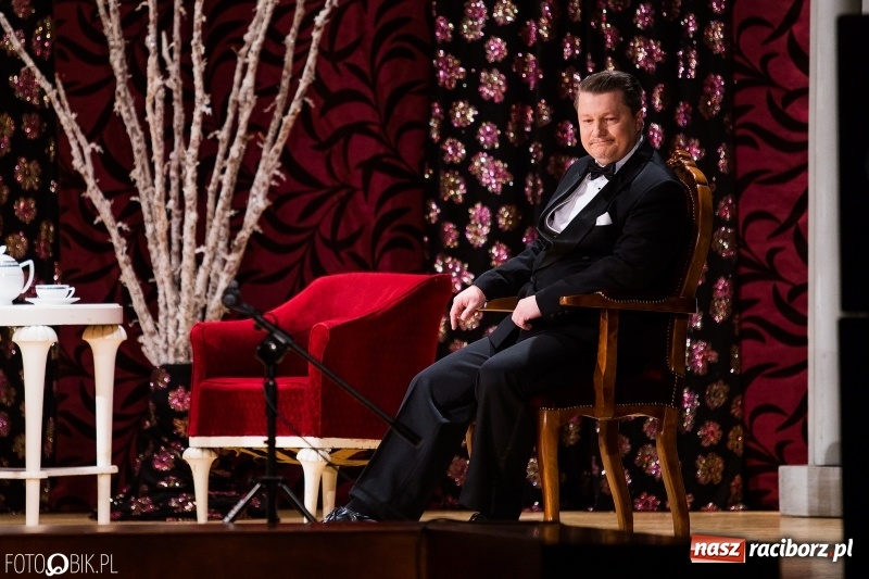 Zdjęcie w galerii na portalu naszraciborz.pl: Zemsta Nietoperza na deskach sceny Raciborskiego Centrum Kultury wiadomości z regionu