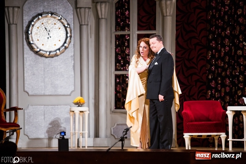 Zdjęcie w galerii na portalu naszraciborz.pl: Zemsta Nietoperza na deskach sceny Raciborskiego Centrum Kultury wiadomości z regionu