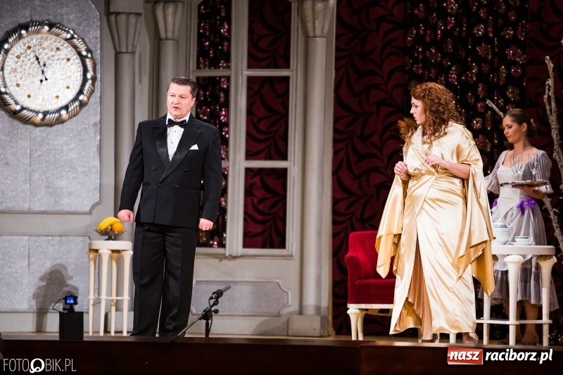 Zdjęcie w galerii na portalu naszraciborz.pl: Zemsta Nietoperza na deskach sceny Raciborskiego Centrum Kultury wiadomości z regionu