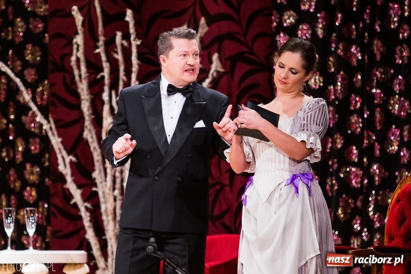 Zdjęcie w galerii na portalu naszraciborz.pl: Zemsta Nietoperza na deskach sceny Raciborskiego Centrum Kultury wiadomości z regionu