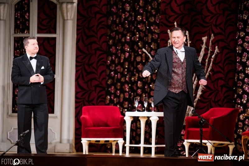 Zdjęcie w galerii na portalu naszraciborz.pl: Zemsta Nietoperza na deskach sceny Raciborskiego Centrum Kultury wiadomości z regionu