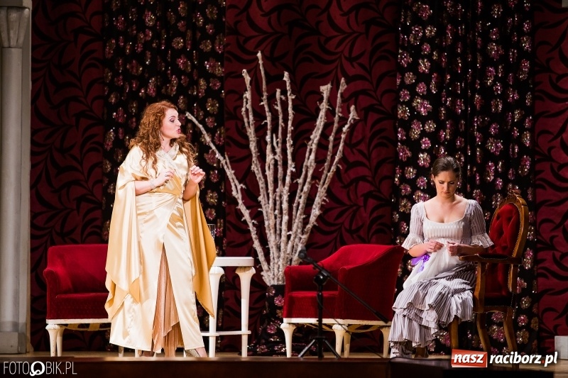 Zdjęcie w galerii na portalu naszraciborz.pl: Zemsta Nietoperza na deskach sceny Raciborskiego Centrum Kultury wiadomości z regionu