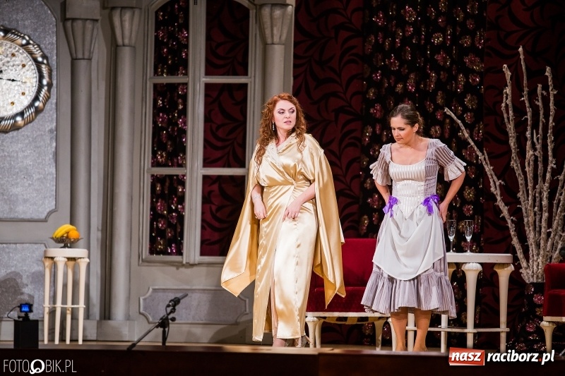 Zdjęcie w galerii na portalu naszraciborz.pl: Zemsta Nietoperza na deskach sceny Raciborskiego Centrum Kultury wiadomości z regionu