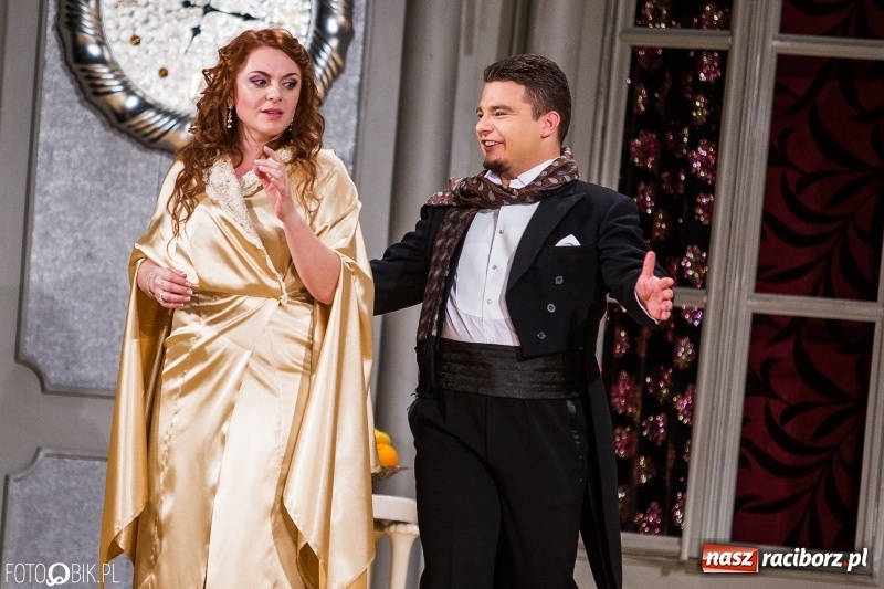 Zdjęcie w galerii na portalu naszraciborz.pl: Zemsta Nietoperza na deskach sceny Raciborskiego Centrum Kultury wiadomości z regionu