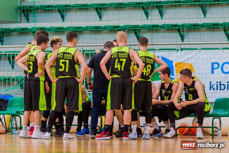 Zdjęcie w galerii na portalu naszraciborz.pl: III liga koszykówki: Pewna wygrana Ofensywy Racibórz z AZS Katowice  wiadomości z regionu