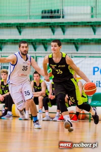 Zdjęcie w galerii na portalu naszraciborz.pl: III liga koszykówki: Pewna wygrana Ofensywy Racibórz z AZS Katowice  wiadomości z regionu