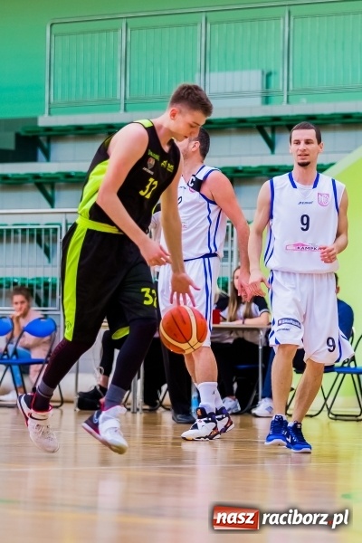 Zdjęcie w galerii na portalu naszraciborz.pl: III liga koszykówki: Pewna wygrana Ofensywy Racibórz z AZS Katowice  wiadomości z regionu