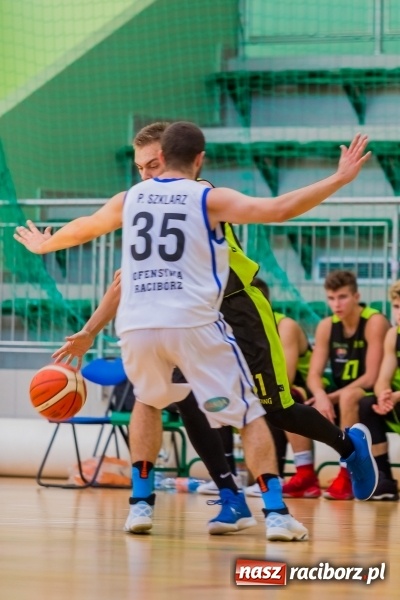 Zdjęcie w galerii na portalu naszraciborz.pl: III liga koszykówki: Pewna wygrana Ofensywy Racibórz z AZS Katowice  wiadomości z regionu