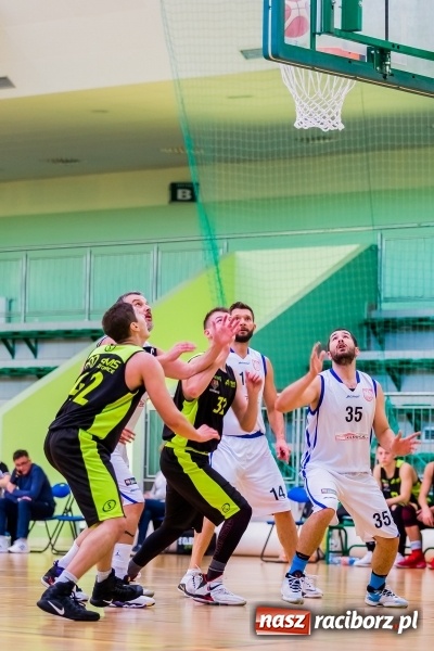 Zdjęcie w galerii na portalu naszraciborz.pl: III liga koszykówki: Pewna wygrana Ofensywy Racibórz z AZS Katowice  wiadomości z regionu