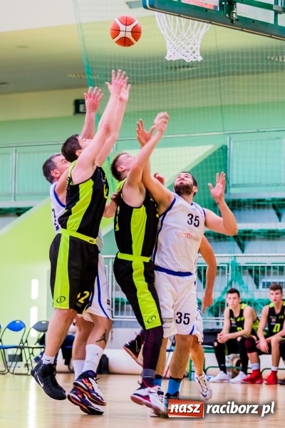 Zdjęcie w galerii na portalu naszraciborz.pl: III liga koszykówki: Pewna wygrana Ofensywy Racibórz z AZS Katowice  wiadomości z regionu