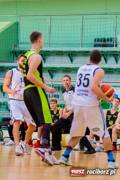 Zdjęcie w galerii na portalu naszraciborz.pl: III liga koszykówki: Pewna wygrana Ofensywy Racibórz z AZS Katowice  wiadomości z regionu