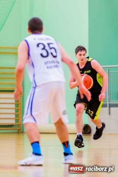 Zdjęcie w galerii na portalu naszraciborz.pl: III liga koszykówki: Pewna wygrana Ofensywy Racibórz z AZS Katowice  wiadomości z regionu