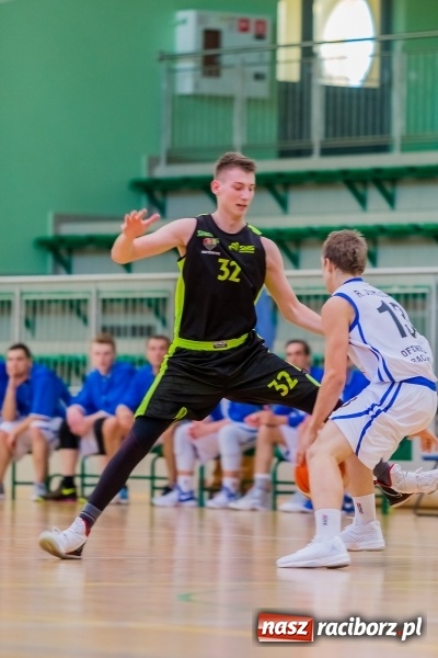 Zdjęcie w galerii na portalu naszraciborz.pl: III liga koszykówki: Pewna wygrana Ofensywy Racibórz z AZS Katowice  wiadomości z regionu