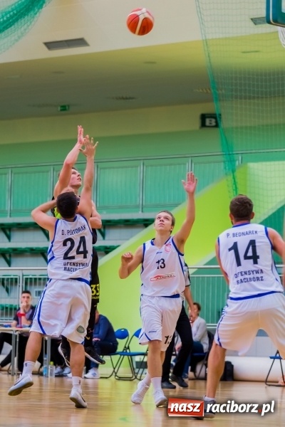 Zdjęcie w galerii na portalu naszraciborz.pl: III liga koszykówki: Pewna wygrana Ofensywy Racibórz z AZS Katowice  wiadomości z regionu