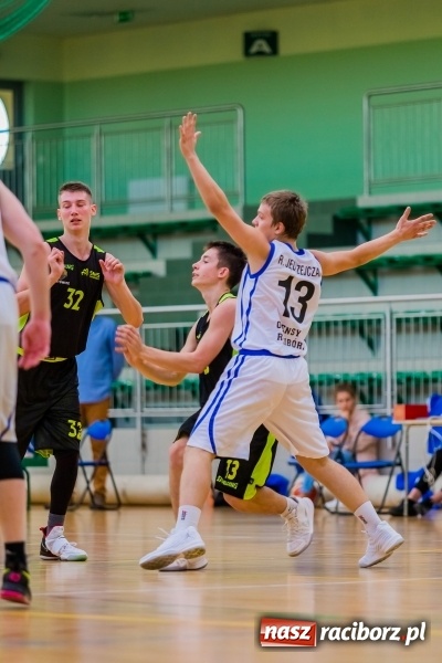 Zdjęcie w galerii na portalu naszraciborz.pl: III liga koszykówki: Pewna wygrana Ofensywy Racibórz z AZS Katowice  wiadomości z regionu